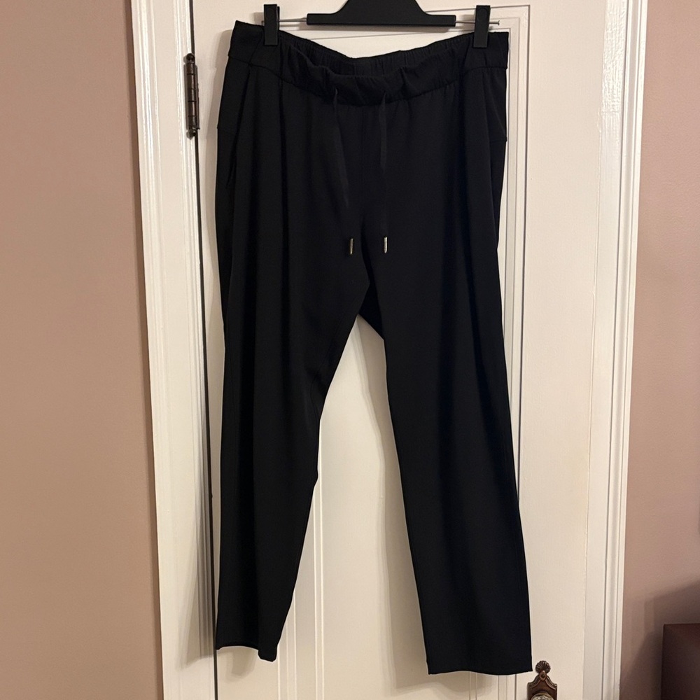 lululemon athletica Black Cropped Ankle Pants with Drawstring